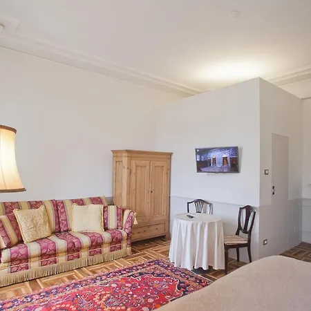 Piazza Venezia Le Pensión Trieste