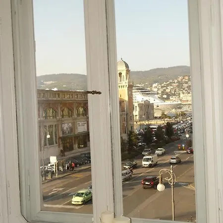 Pensión Piazza Venezia Le Trieste