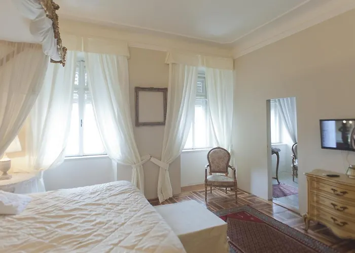 Piazza Venezia Le Pensión Trieste