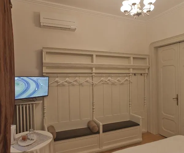 Pensión Piazza Venezia Le 4*