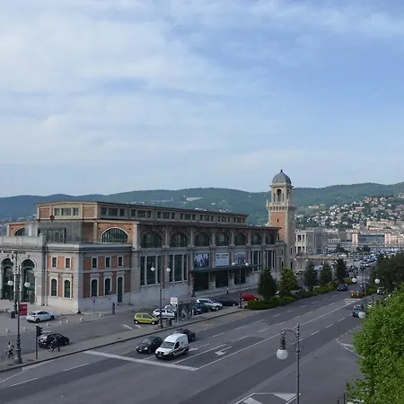 Piazza Venezia Le Πανσιόν 4*