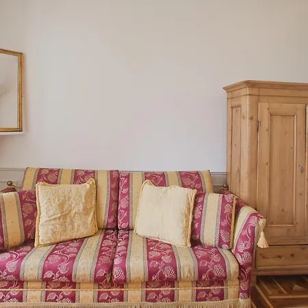 بيت ضيافة Piazza Venezia Le 4*