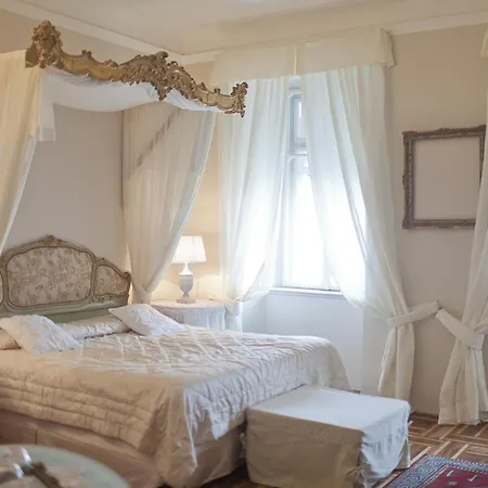 Πανσιόν Piazza Venezia Le 4*