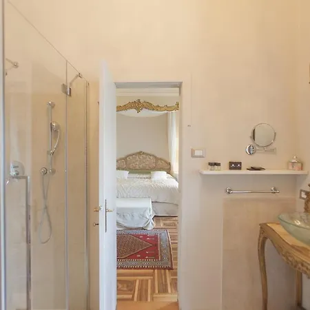 Πανσιόν Piazza Venezia Le 4*