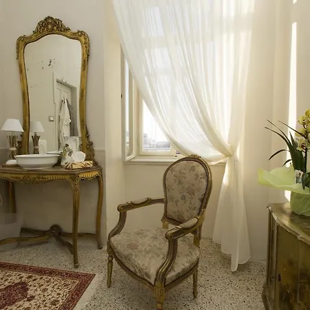 Piazza Venezia Le بيت ضيافة ترييستي