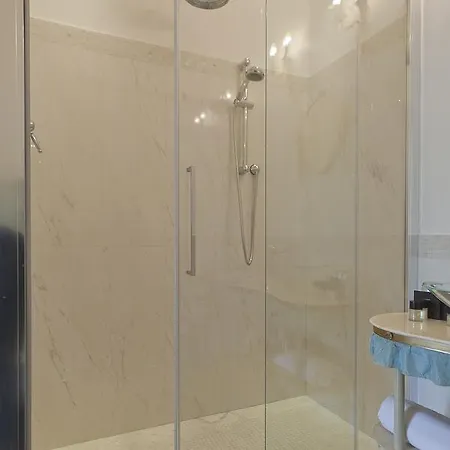 Piazza Venezia Le ترييستي