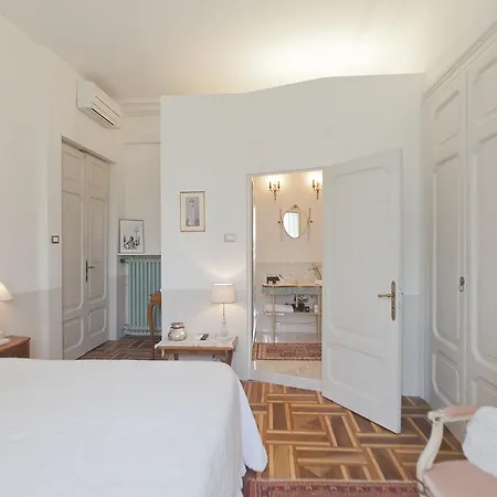 Piazza Venezia Le Guest house