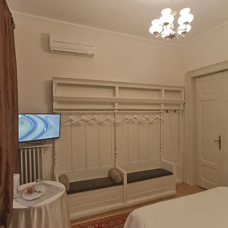 Πανσιόν Piazza Venezia Le 4*